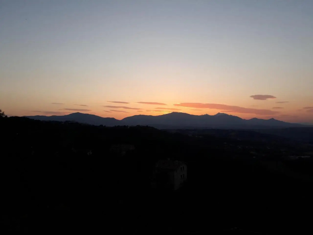 La casa dalle finestre blu