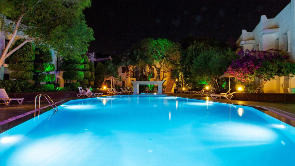 Flora Hotel