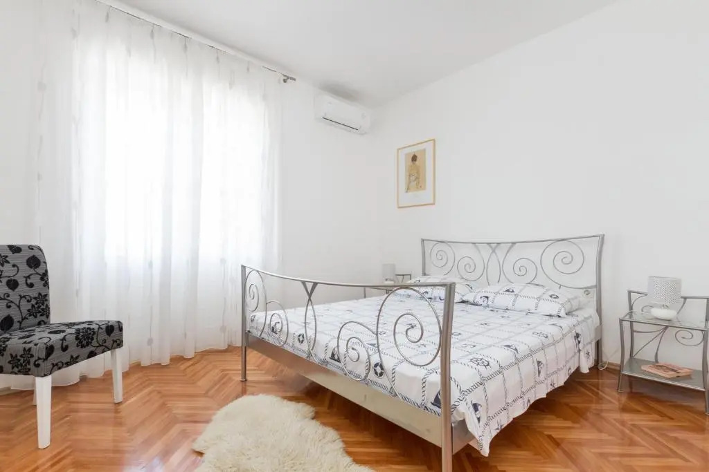 Apartment Mladen