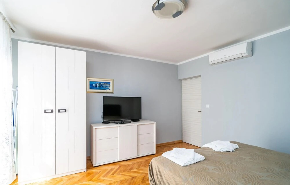 Awesome Apartment in Dubrovnik With 2 Bedrooms and Wifi