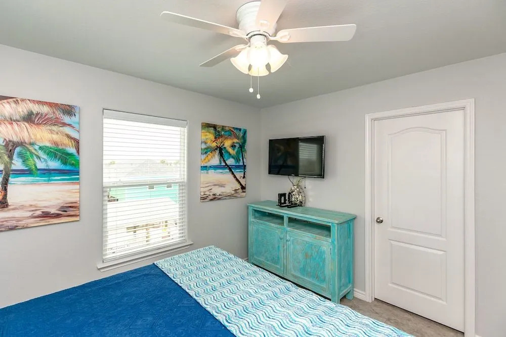 Fluorescent Home 516 by RedAwning