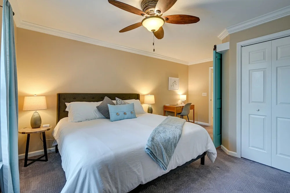 Highend Pawleys Island Condo w/ Porch & Pools!