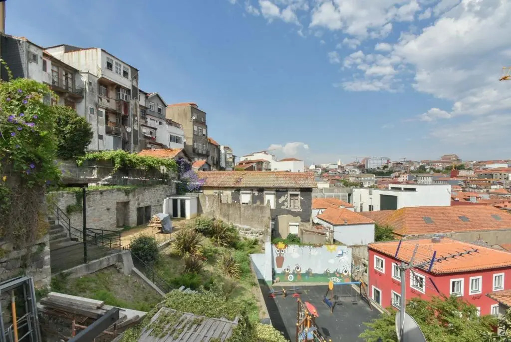 Clerigos Old Town Apartment