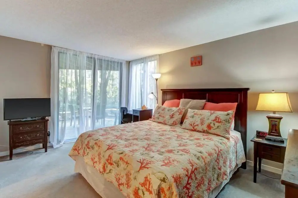 2354/56-courtside Villas