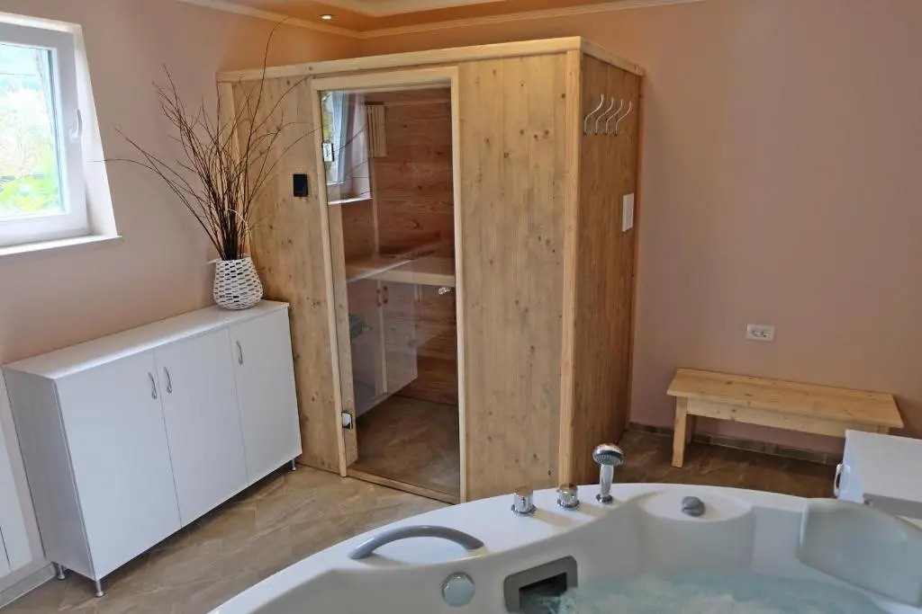 Apartments and Rooms Deskovic