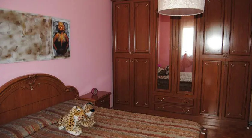 Pink House Kiara