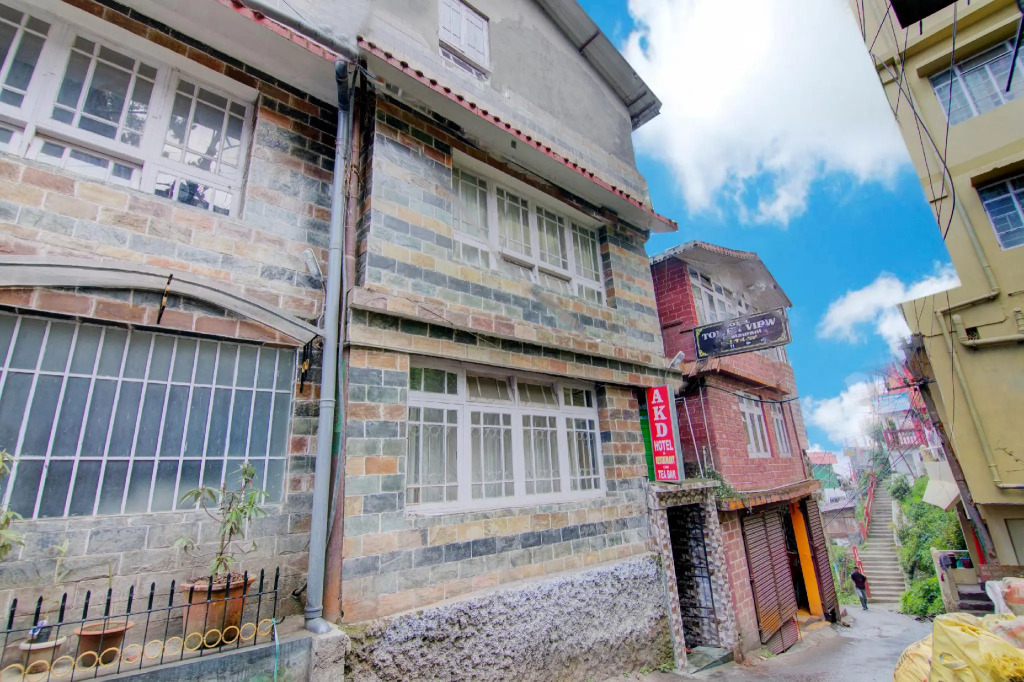 OYO 13844 AKD Hotel