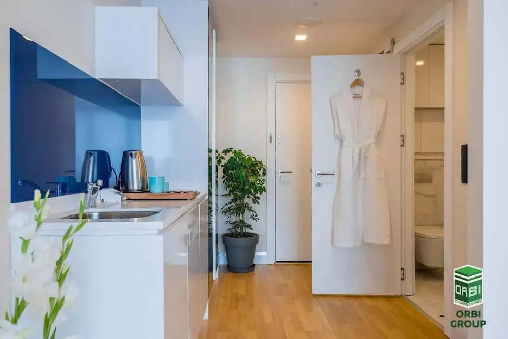 Двухкомнатные апартаменты Orbi City, 27 этаж, вид на горы и море
