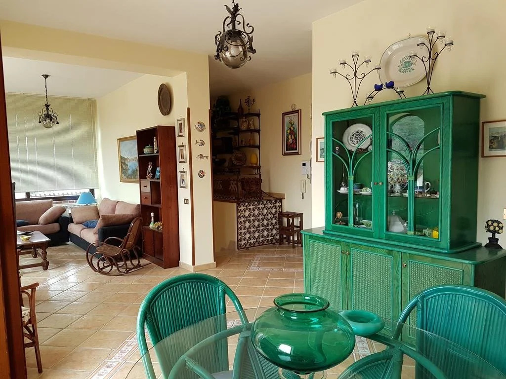 Villa del Golfo Urio with swimming pool shared by the two apartments it is essential to have a car
