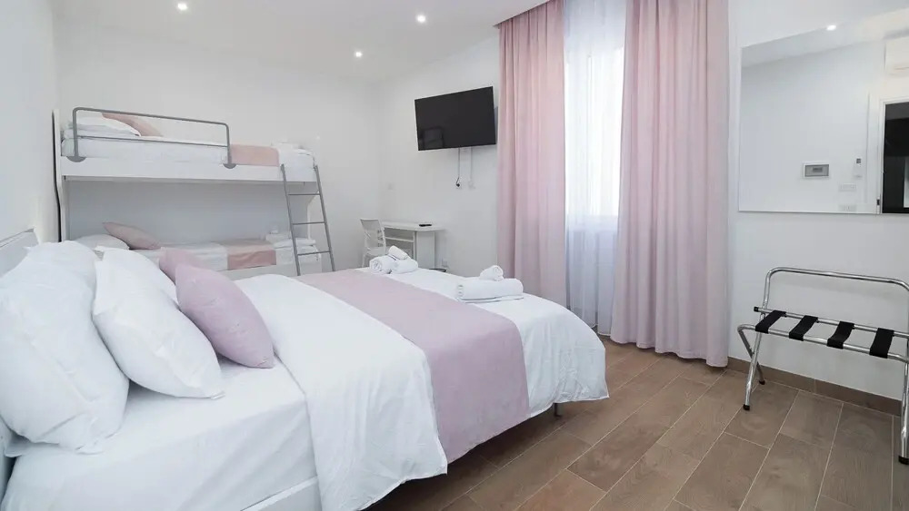 Lovely Rooms by Rentbeat