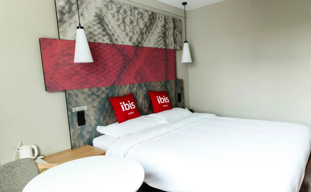 ibis Xinzhou Qiyi Road Hotel
