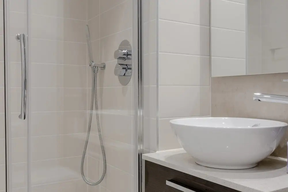 Modern 1 Bedroom Apartment With Views in Stratford