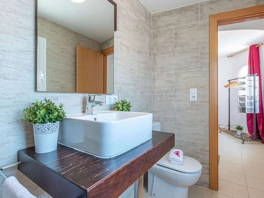 Villa in Empuriabrava With Private Pool & Mooring