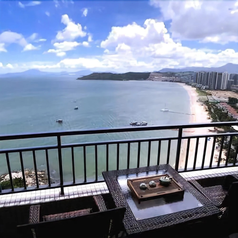 Linghai Seaview Apartment (Huizhou Huidong Shili Yintan Shop)