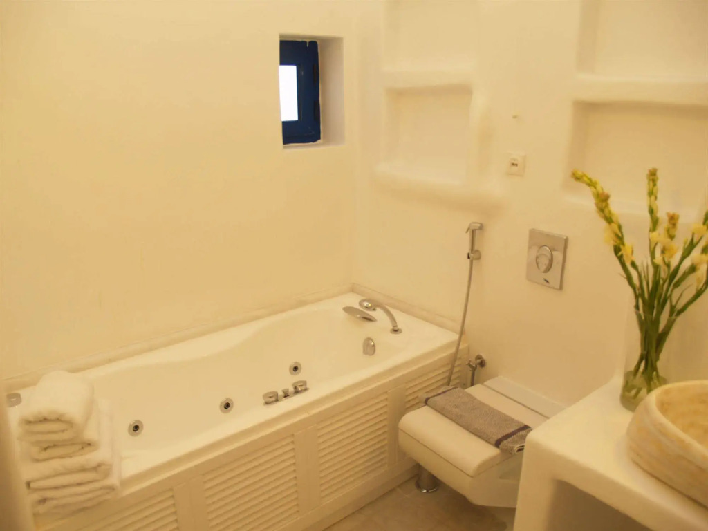 Vincenzo Family Rooms