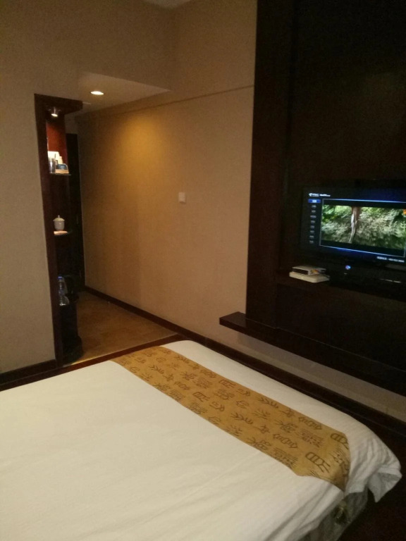 Baolong Homelike Hotel (Youyi Branch)