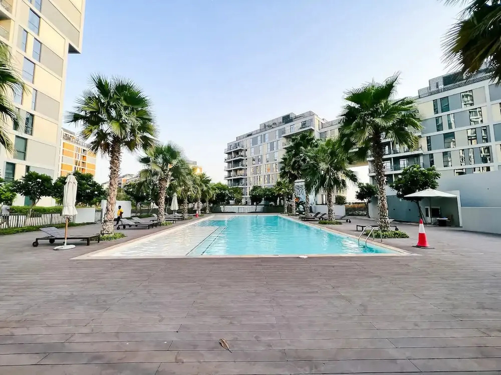Green community 1BR 15 min to sea
