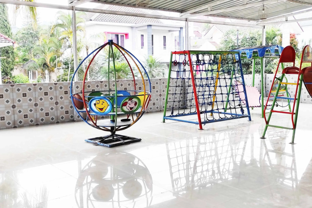 Pertiwi Homestay Near Museum Angkut Batu Mitra RedDoorz