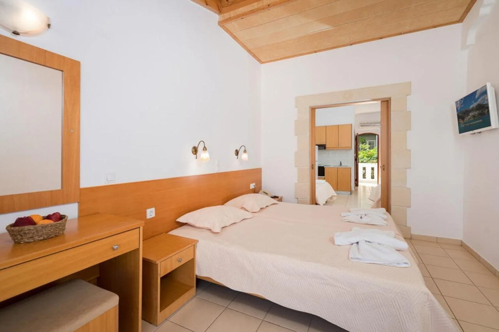 Adonis Hotel