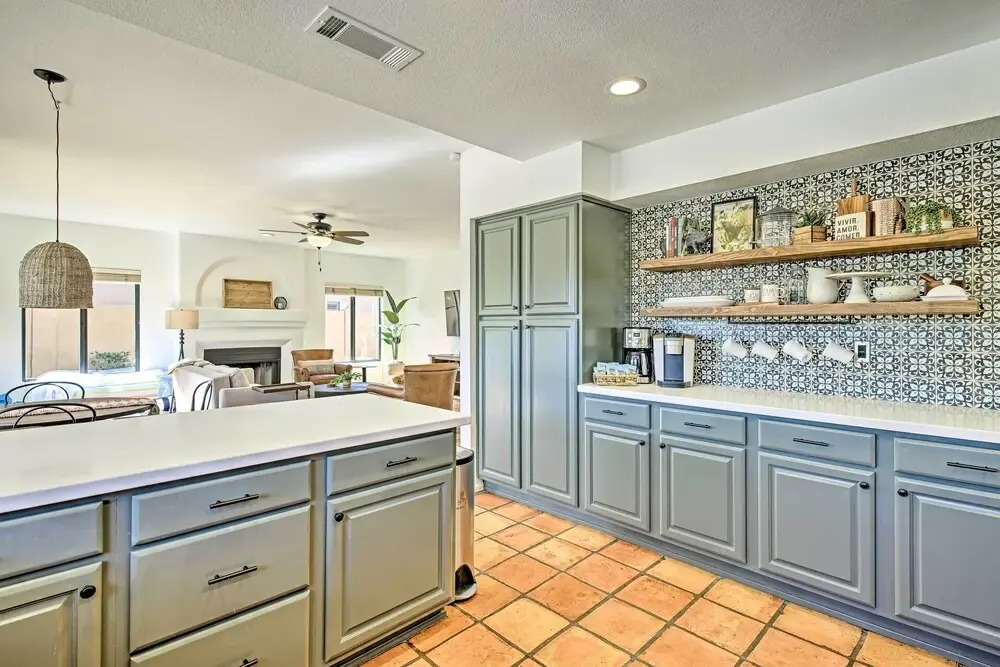 Upscale Phoenix Abode: Walk to South Mountain Park