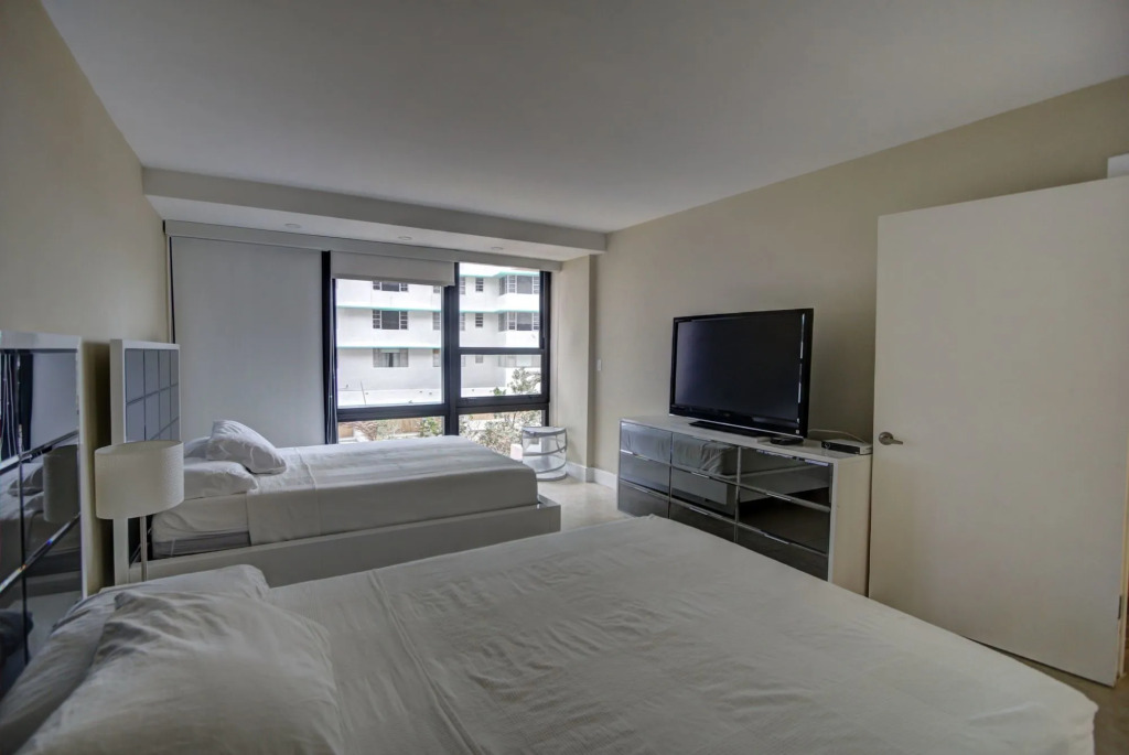 Deluxe Apartments by South Florida Vacations