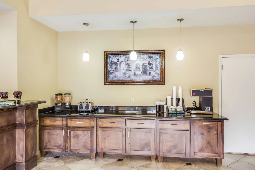 Americas Best Value Inn & Suites Tomball