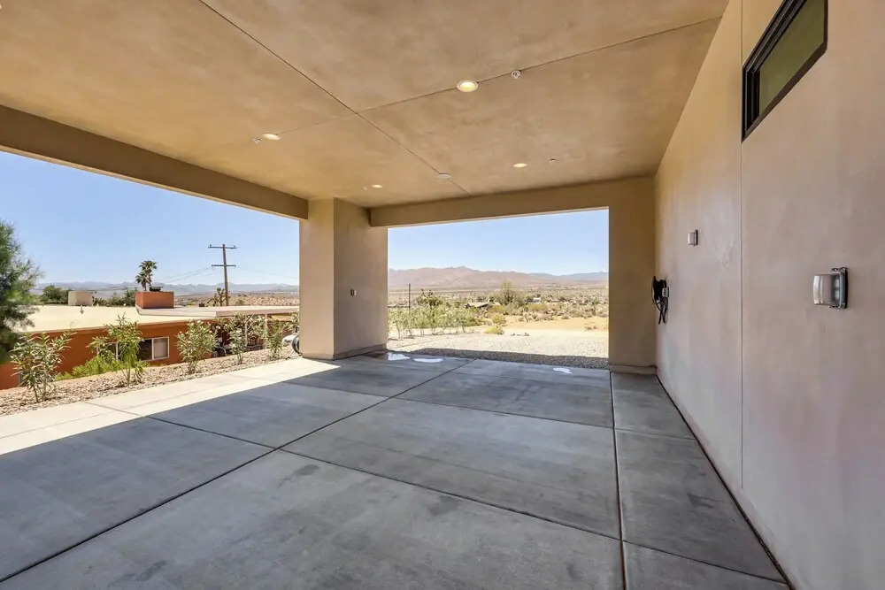 ~ 10 Mi to Joshua Tree: Luxe Yucca Valley Home