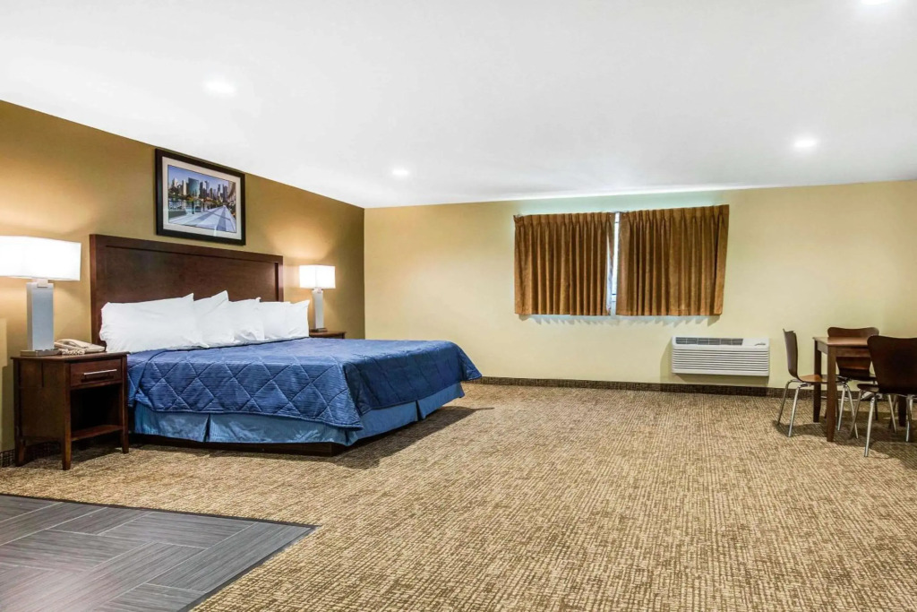 Rodeway Inn Lyons - La Grange