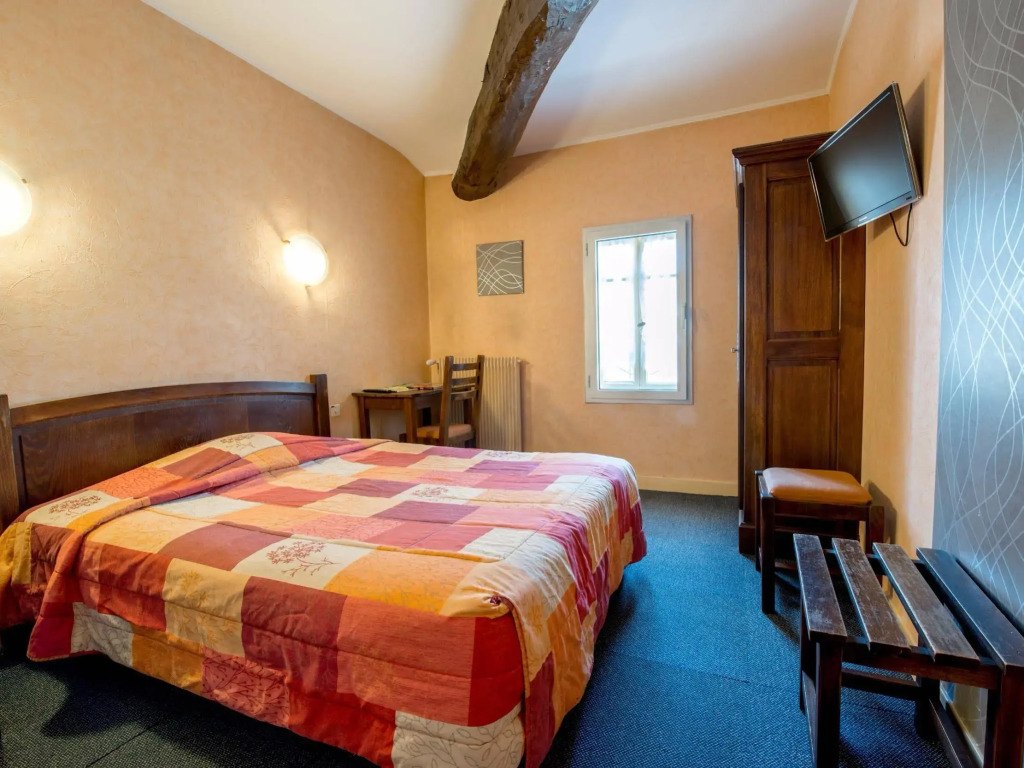 Logis Hotels - La Table dAntan - Hôtel 2 étoiles et Restaurant