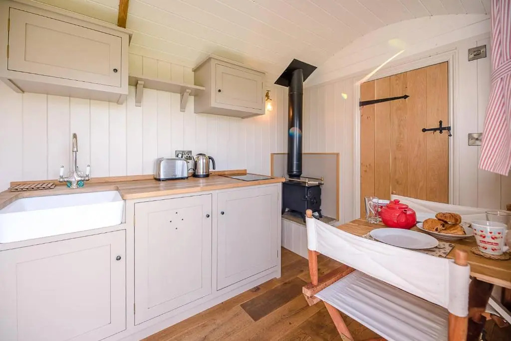 Sage Shepherds Hut Boundary Farm, Framlingham