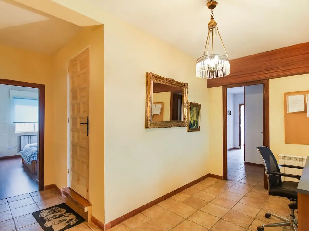 Villa in Villamuriel With Pool and Barbecue