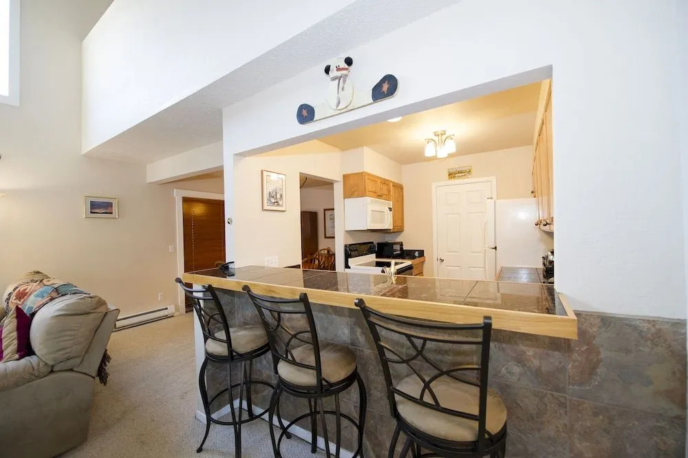 3 Bedroom Condo - Base 9