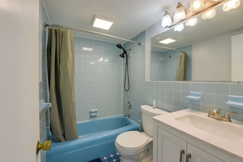 Bright Condo Half-block to Cape May Beach!