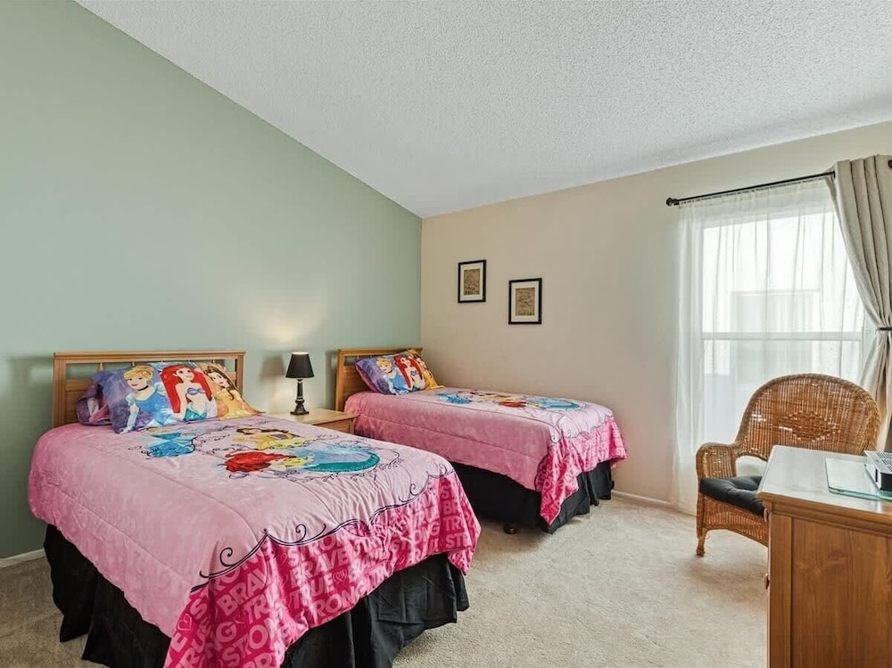 Villa Minutes From Disney 4bd 3bt Private Pool & Games 4 Bedroom Home