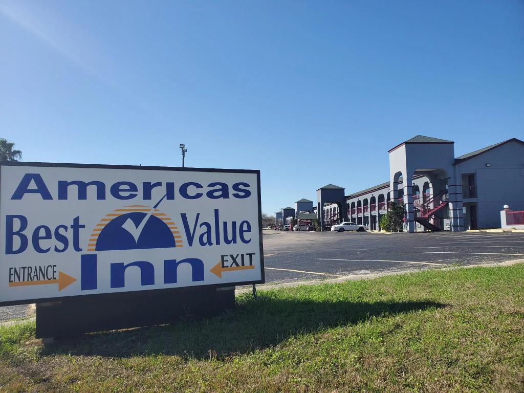 Americas Best Value Inn Frost Bank Center