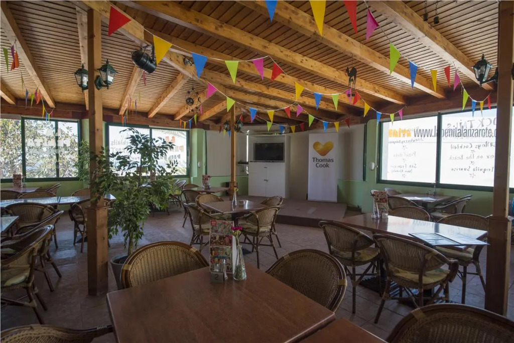 Apartamentos La Peñita