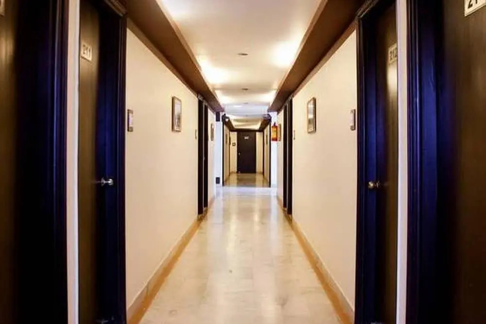 Hotel Sheela Towers