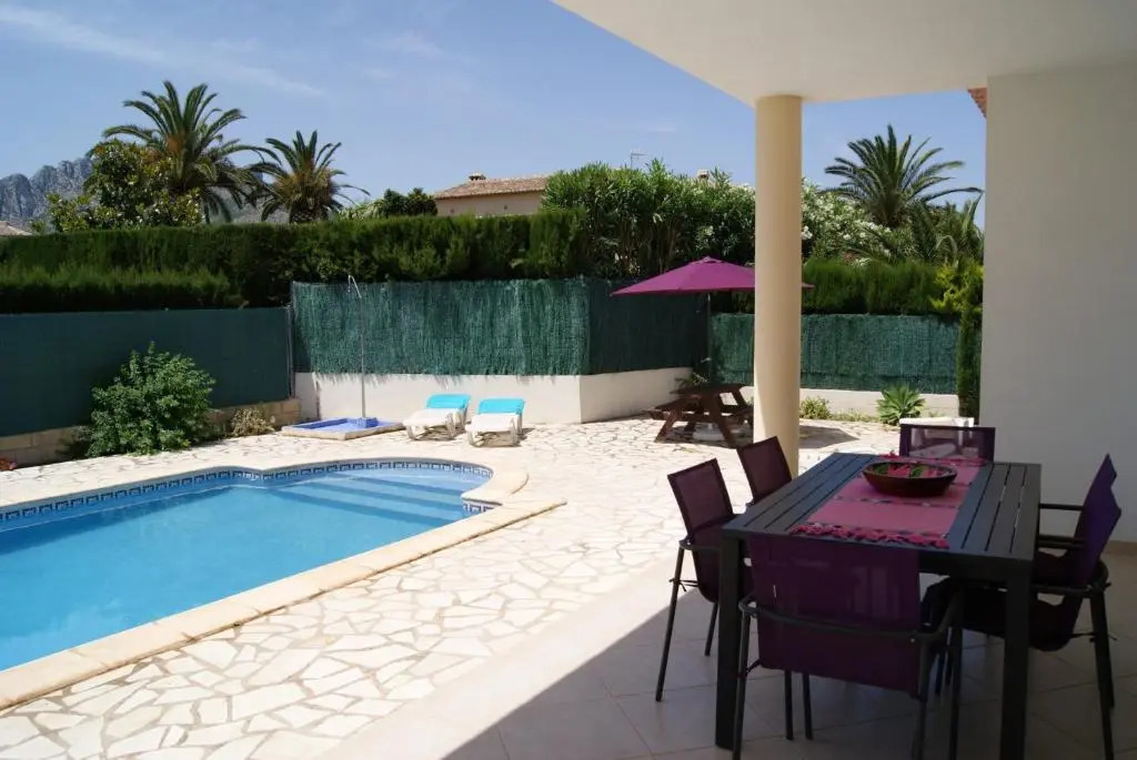 0533 Villa Laura