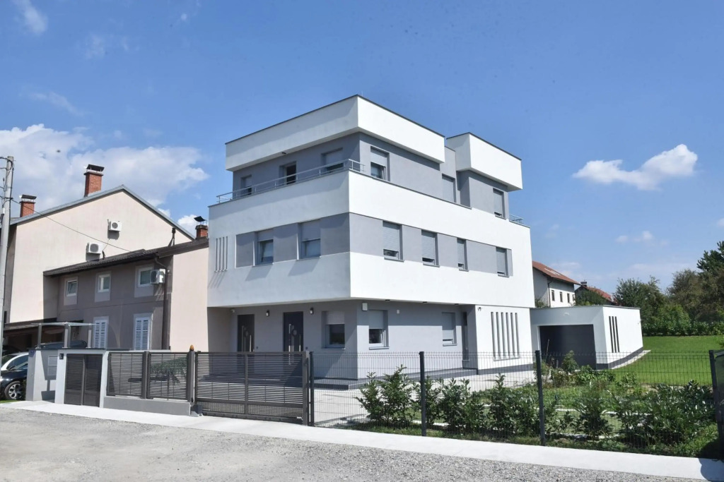 Villa Mami