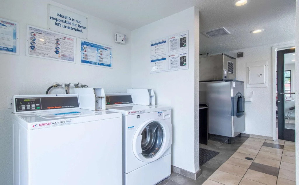Motel 6-Buena Park, CA - Knotts Berry Farm - Disneyland
