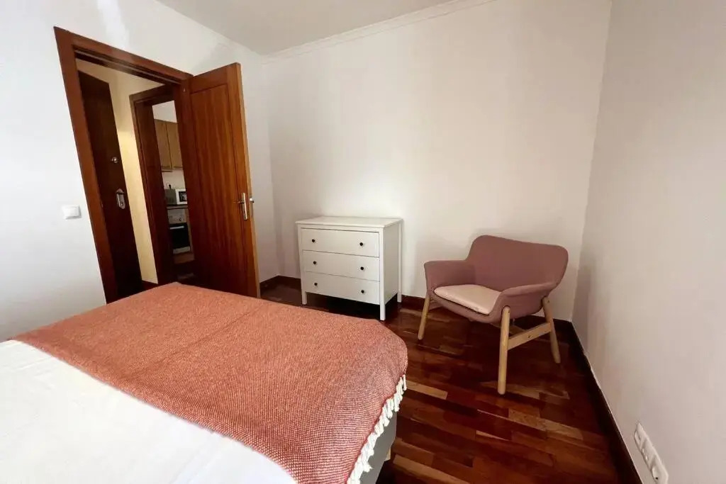 Heart of Lisbon- Free Private Parking & AC