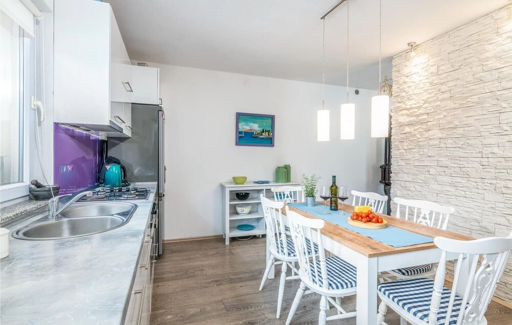 Amazing Home in Kras With Wifi and 3 Bedrooms