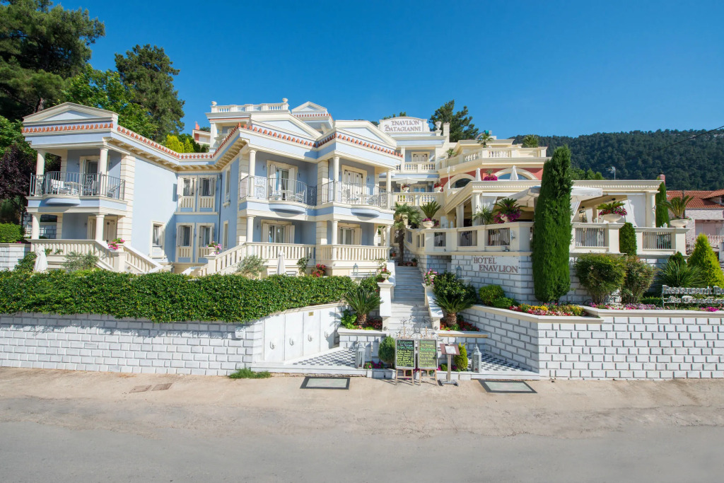 Enavlion Hotel