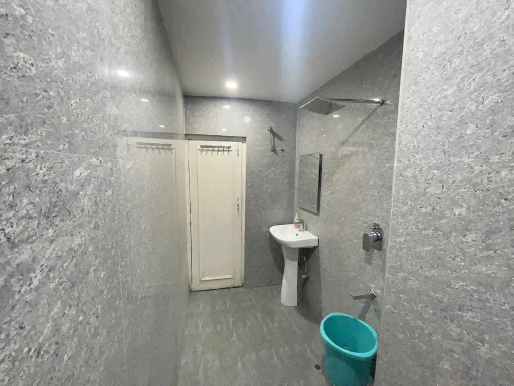 Hotel Himgiri
