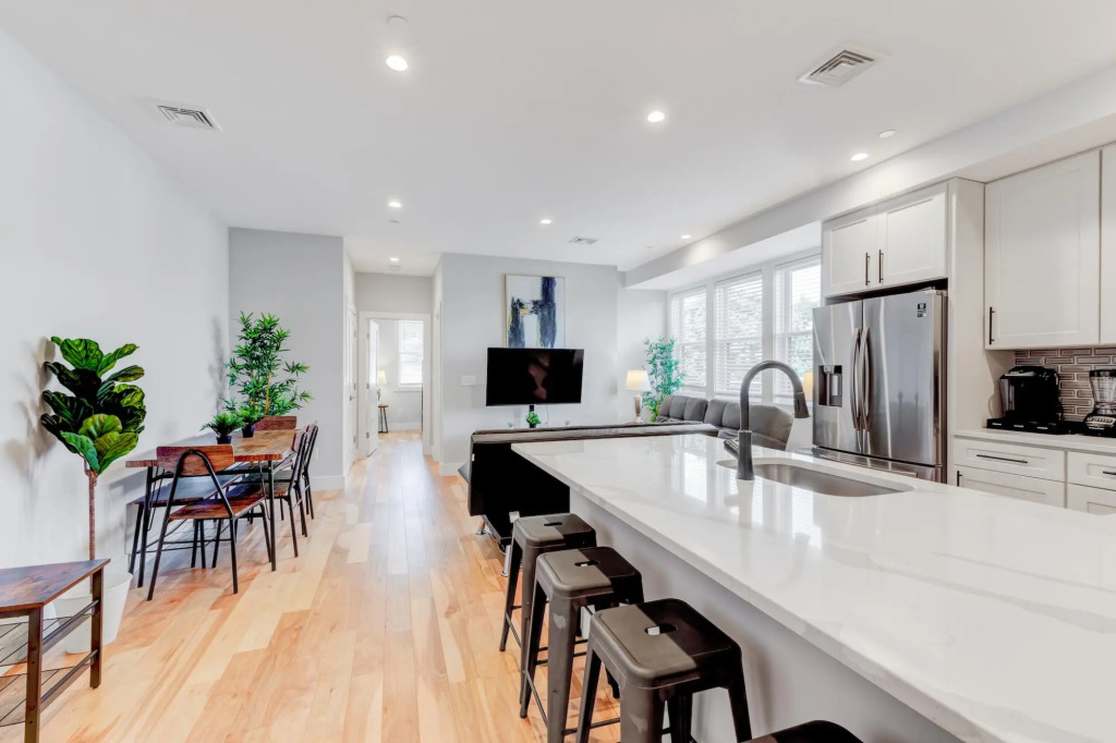 Luxury 3BD/2BA Near Logan Airport and T station