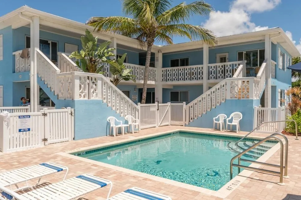 AM Beach Place Unit 5