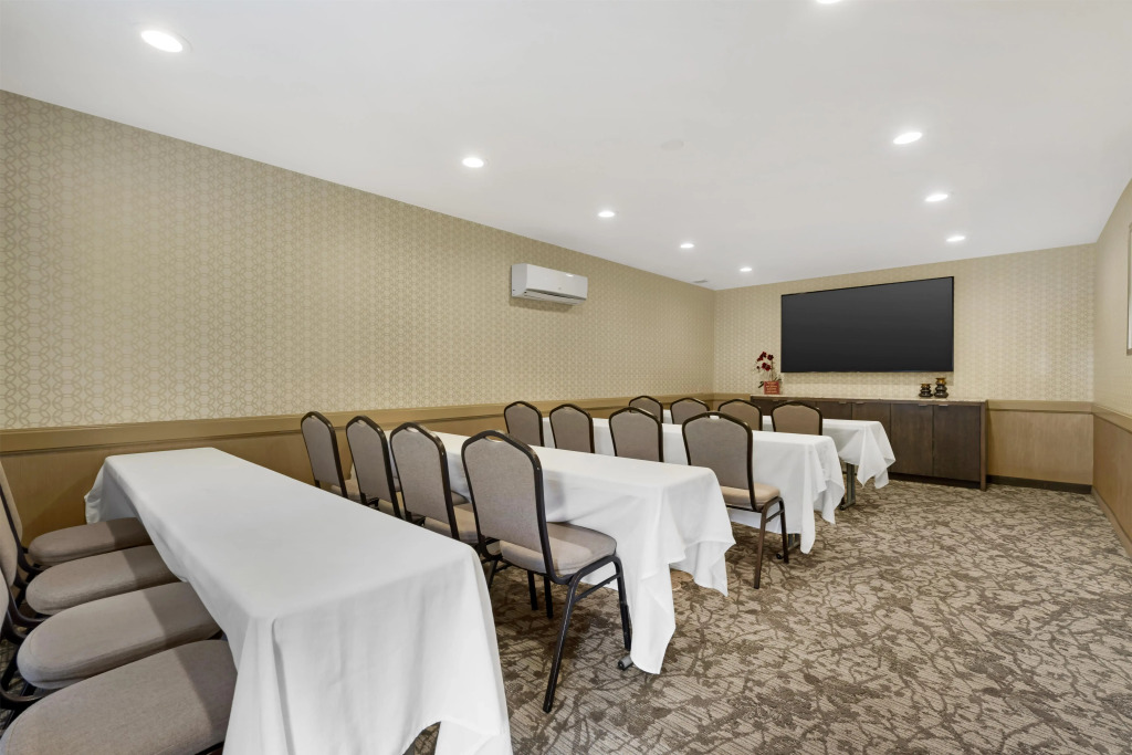 Best Western Plus Carriage Inn