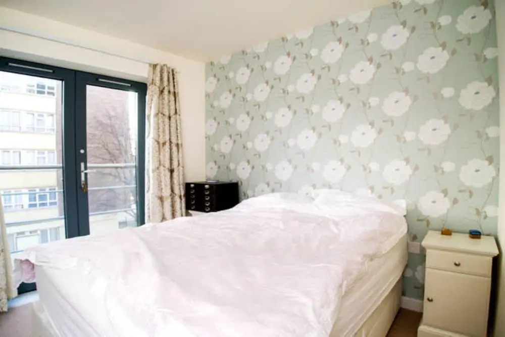 Homely 2 Bedroom Apartment in Bow