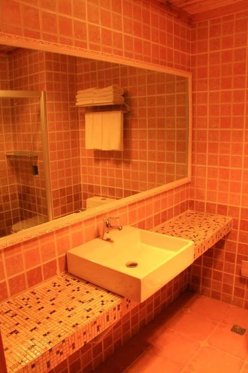 Green Tree Inn Express Tengchong Rehai Spa Jichang Road