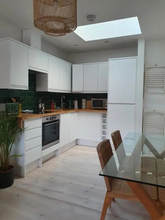 The Taylor Suite - Stunning 2-ensuite beds, Cathedral view roof garden